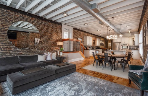 Central City Apartment | Exclusive Penthouse with Private Deck & Spa Amenities