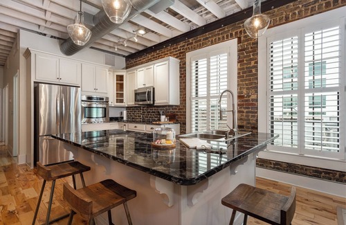 Central City Apartment | Exclusive Penthouse with Private Deck & Spa Amenities