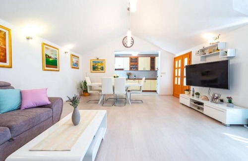Babin Kuk Apartment | Luxury Penthouse with Private pool in the city center!