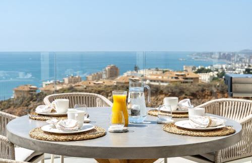 Fuengirola Apartment | Exclusive Penthouse Retreat with Rooftop & Hot Tub