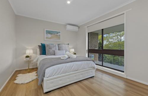 Bendigo Villa | Heritage Home in Bendigo CBD: Pet-Friendly with Modern Comforts