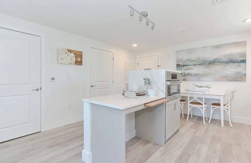 Plymouth Cultural District Condo | Premier Plymouth Waterfront Condo with Balcony & Ocean Views