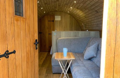 Minster on Sea House | Enchanting Hobbit House with Hot Tub: Guest Rated 9.3/10