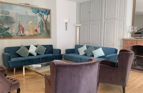 Luynes House | Elegant Retreat Near Tours and Loire Castles with Pool