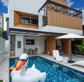 Nimman Villa | Luxury Pool Villa In Nimman 4BR Walk to MAYA MALL