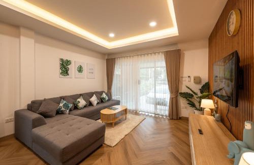 Nimman Villa | Luxury Pool Villa In Nimman 4BR Walk to MAYA MALL