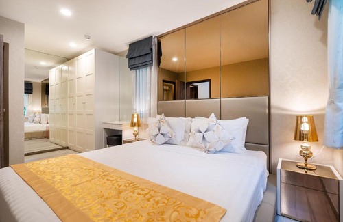 Sa Khu Apartment | Prime 4-Star Retreat with Poolside Bliss at Naiyang