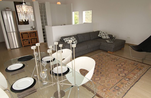 Alcaucin Villa | Stylish Oceanfront Villa with Private Pool & High Ratings