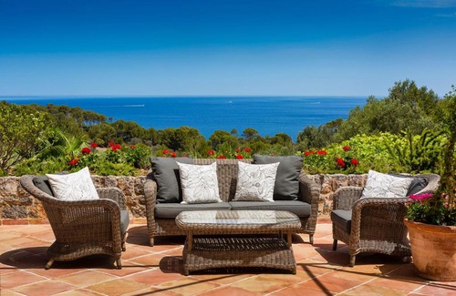 Banyalbufar Villa | Exclusive Mallorca Villa with Private Pool & Family Amenities
