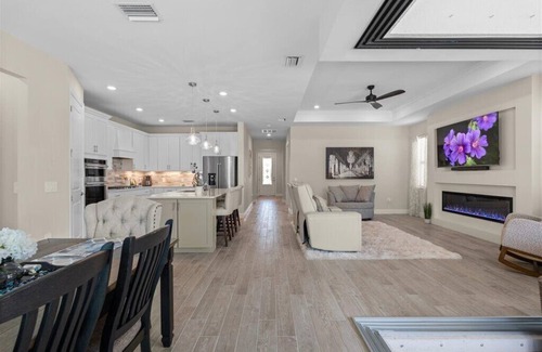 Braden River House | Elegant Private Home with Pool & Spa in Lakewood Ranch