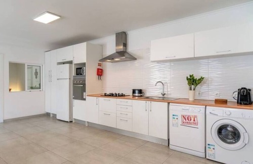 Costa de Caparica Apartment | Luxury private room near the beach for 4 people
