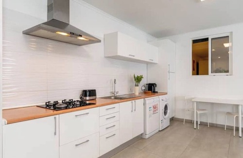 Costa de Caparica Apartment | Luxury private room near the beach