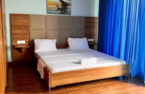 Upanga East House | Exclusive Private Room at Uhuru Heights with Pool Access