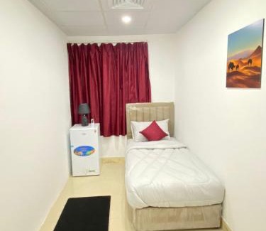Abu Shagara House | Cozy Private Room for Men – Ideal Budget Getaway