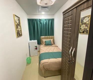 Abu Shagara House | Cozy Private Room for Men – Ideal Budget Getaway