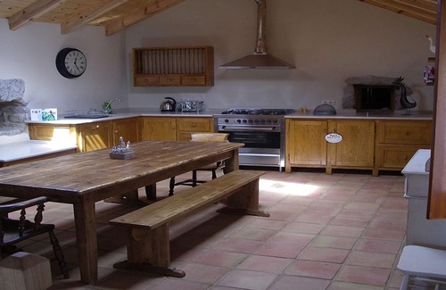 Covelo Villa | Exquisite Private Villa with Pool in Picturesque Valley