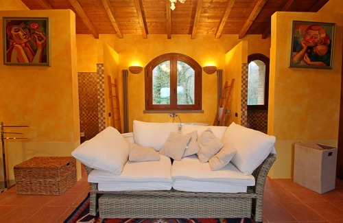 Bagnone Villa | Elegant Retreat with Pool and Family-Friendly Amenities