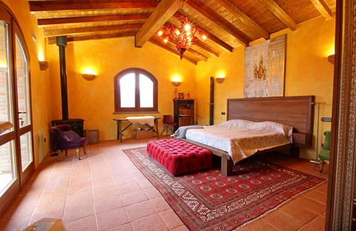 Bagnone Villa | Elegant Retreat with Pool and Family-Friendly Amenities