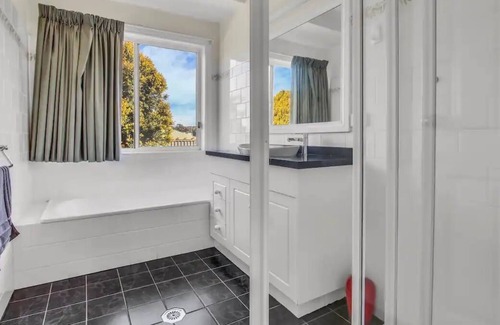Hay South House | Luxury, quality and affordable 3 bedroom home