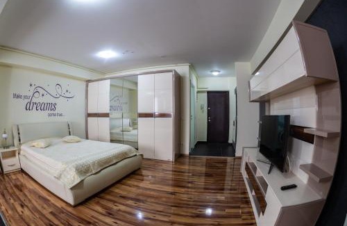 Otopeni Apartment | Elegant Radox Apartment near Bucharest Airport with Pool
