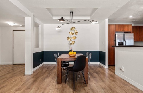 Sawtelle Condo | Pet-Friendly 2BR Retreat in Los Angeles with Top Ratings