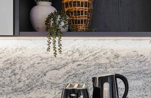Docklands Apartment | Luxury Redefined: Your Unforgettable Stay Awaits