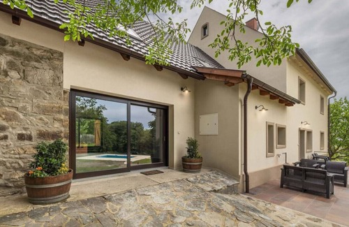 Libesice House | Renovated Barns with Private Wellness & Pet-Friendly Amenities