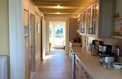 Block Island House | Coastal Retreat: Ocean Views & Family-Friendly Amenities