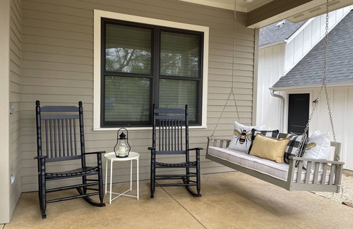 Fredericksburg House | Prime Rental Steps from Main Street in Fredricksburg