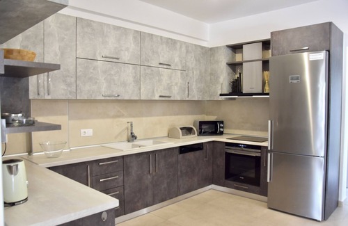 Vourvourou Villa | Elegant Villa Rental Ideal for 14 Guests with Spa Access