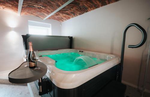 Metlika Apartment | Oceanfront Luxury Residence Metlika – Guest Rated 10/10