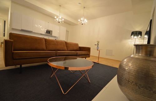 Josefstadt Apartment | Elegant Residence with Breakfast near Parliament in Vienna