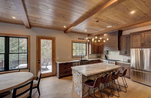 Lincoln House | Luxury Residence on South Peak!