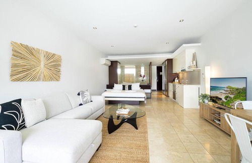 Casuarina Apartment | Tranquil Resort Studio with Pool, Steps from the Beach