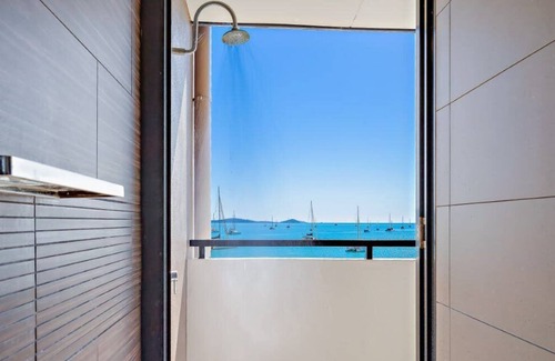 Airlie Beach Villa | Luxury Resort Waterfront Living With Private Pool at Mirage Whitsundays.