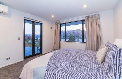 Queenstown House | Exceptional Family-Friendly Retreat at 5 on The Hill Queenstown