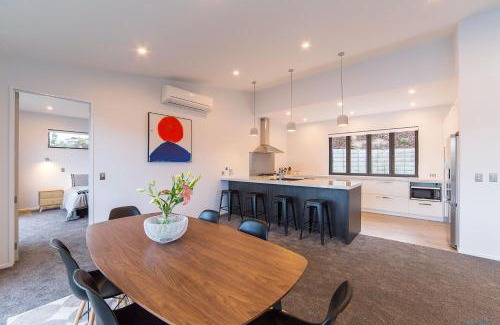 Queenstown House | Exceptional Family-Friendly Retreat at 5 on The Hill Queenstown