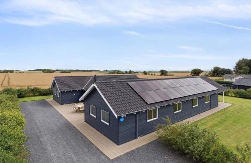 Spøttrup House | Ideal 24-Person Holiday Home in Sp ttrup with Pool