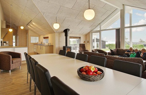 Bøjden House | Spacious 14-Person Holiday Home with Oceanfront Pool