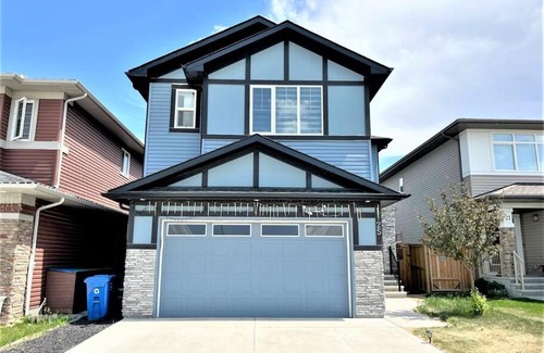 Southeast Calgary House | Group Getaway Retreat with Child-Friendly Amenities