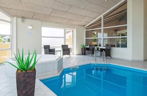 Hejlsminde Strand House | Ideal 10-Person Holiday Home in Hejls with Pool & Pets