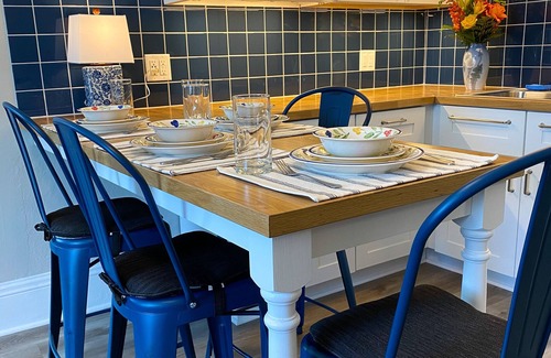 Spring Green Apartment | Elegant Downtown Spring Green Retreat with Family-Friendly Amenities