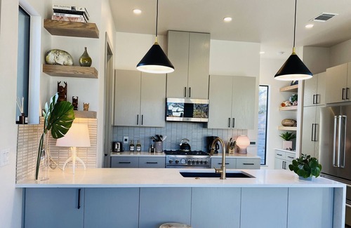 Galindo House | Explore Austin: Ideal Retreat with Spa & Ocean Views