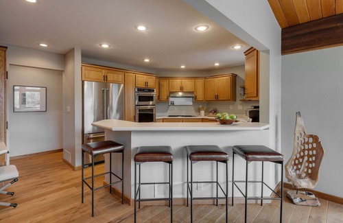 La Crosse House | Elegant Retreat in the Bluffs - 10 Minutes from Downtown