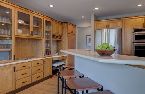 La Crosse House | Elegant Retreat in the Bluffs - 10 Minutes from Downtown