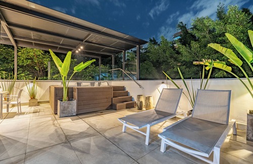 Alejandria Apartment | Luxury Retreat Private Sauna/Jacuzzi/Billiard/Gym