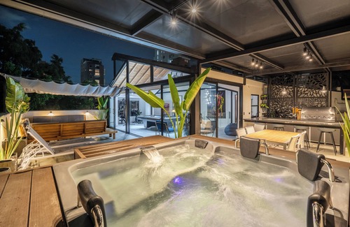 Alejandria Apartment | Luxury Retreat Private Sauna/Jacuzzi/Billiard/Gym
