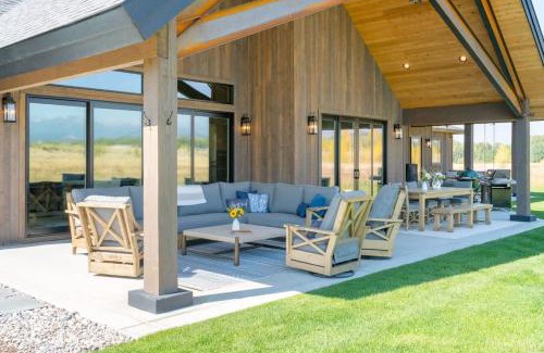 Clawson House | Luxury Retreat Teton Views 3 Acres