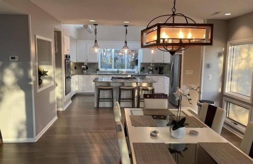 Graysville House | Elegant Retreat with Panoramic Views at Mount Sinai Manor