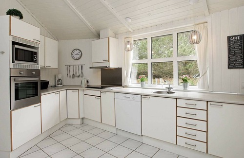 Grønhøj House | Ideal 10-Person Holiday Home in Løkken with Great Amenities